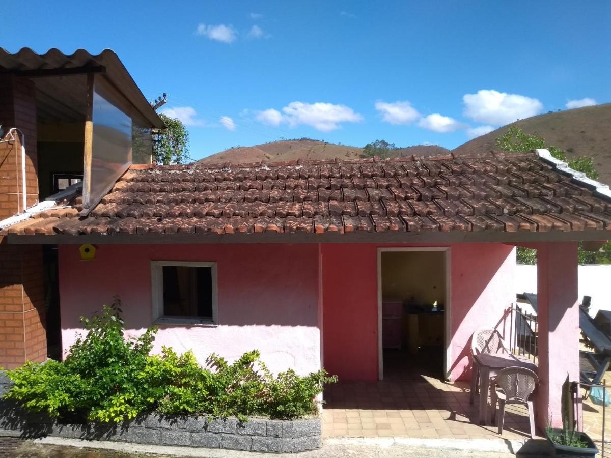 Pousada Hospedaria Santa Clara Santa Rita de Jacutinga Buitenkant foto